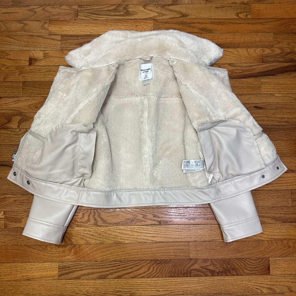 Abercrombie & Fitch Vegan Leather Shearling Biker Jacket - Picture 4 of 6